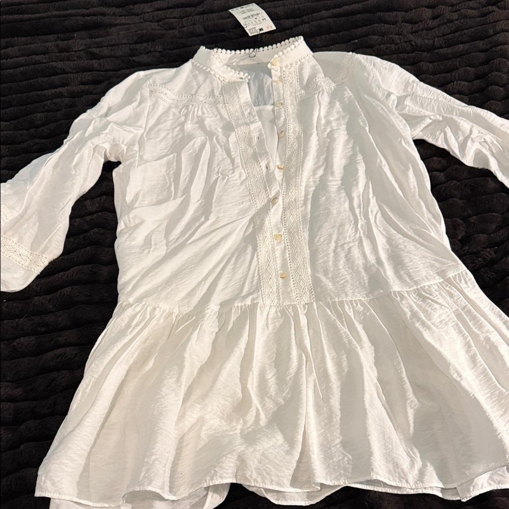 Uniqlo White Lace-Trim Blouse